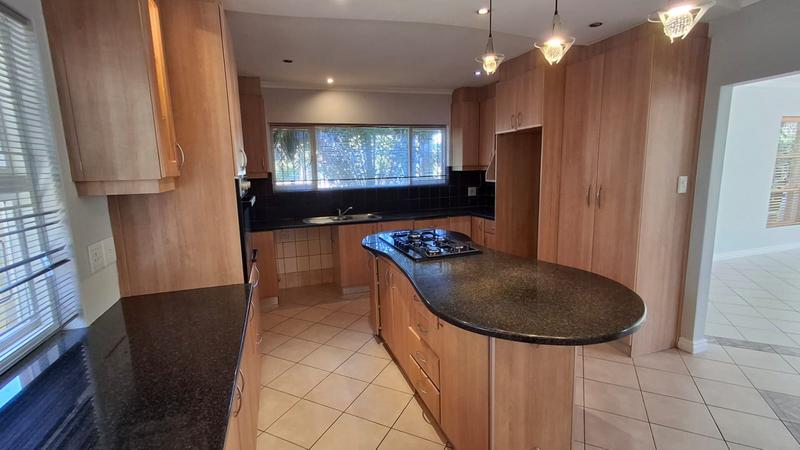 To Let 4 Bedroom Property for Rent in Flamingo Vlei Western Cape